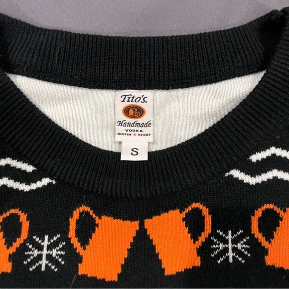 Tito’s Ugly Christmas Sweater 2022 with matching pet sweater - Picture 3 of 7